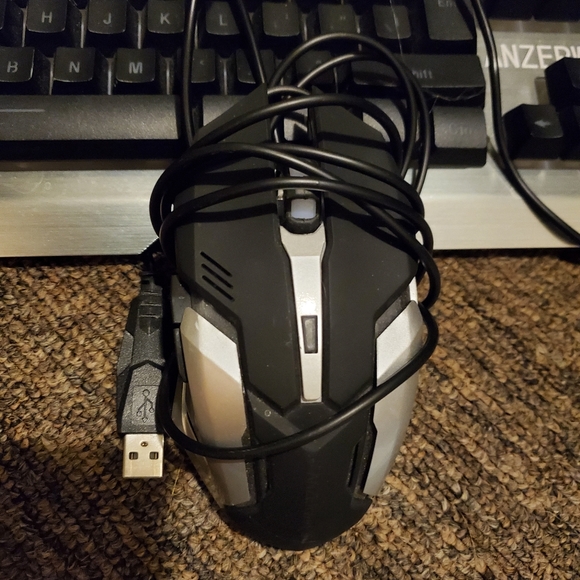 New Color Changing Gaming Keyboard and Mouse Combo with LED Backlit - Picture 3 of 6